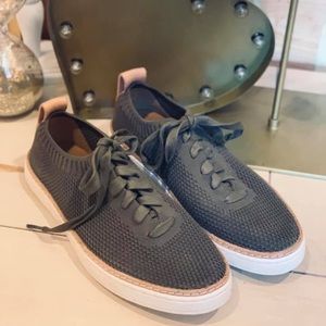 UGG Sneakers